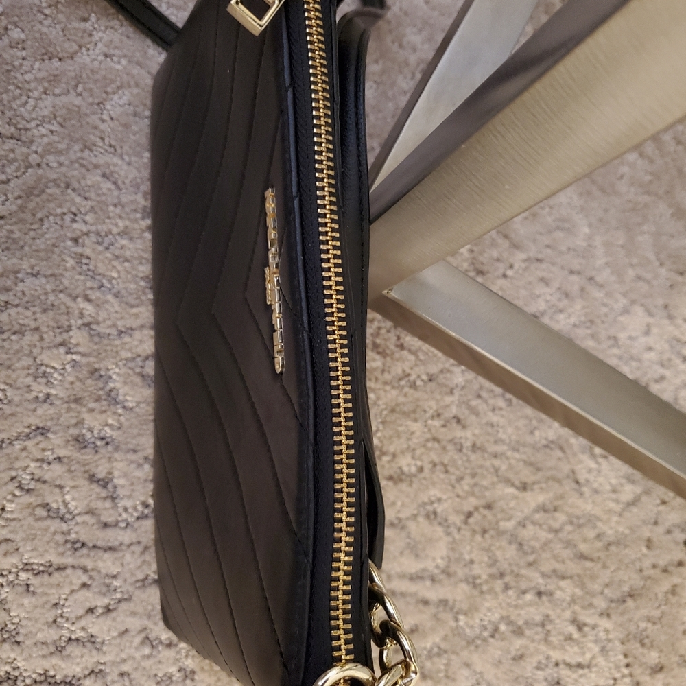 Karl Lagerfeld Crossbody Bag - Picture 5 of 10
